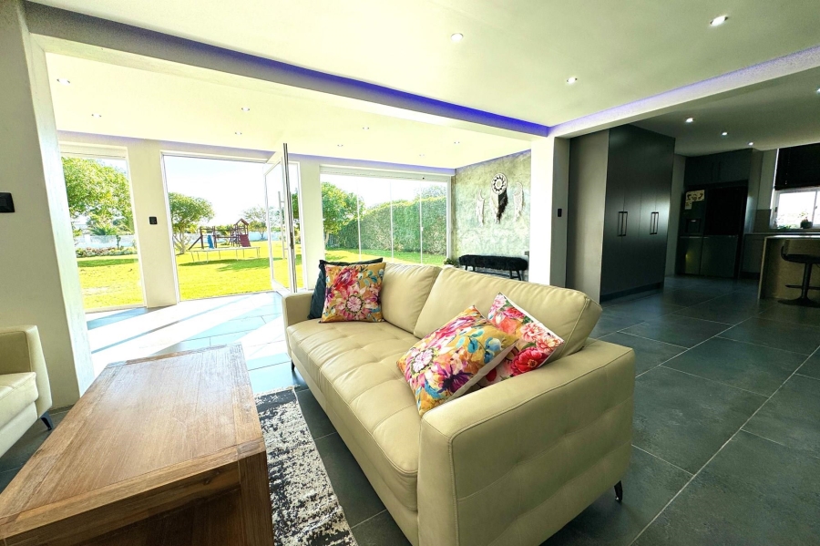 9 Bedroom Property for Sale in Long Acres Country Estate Western Cape